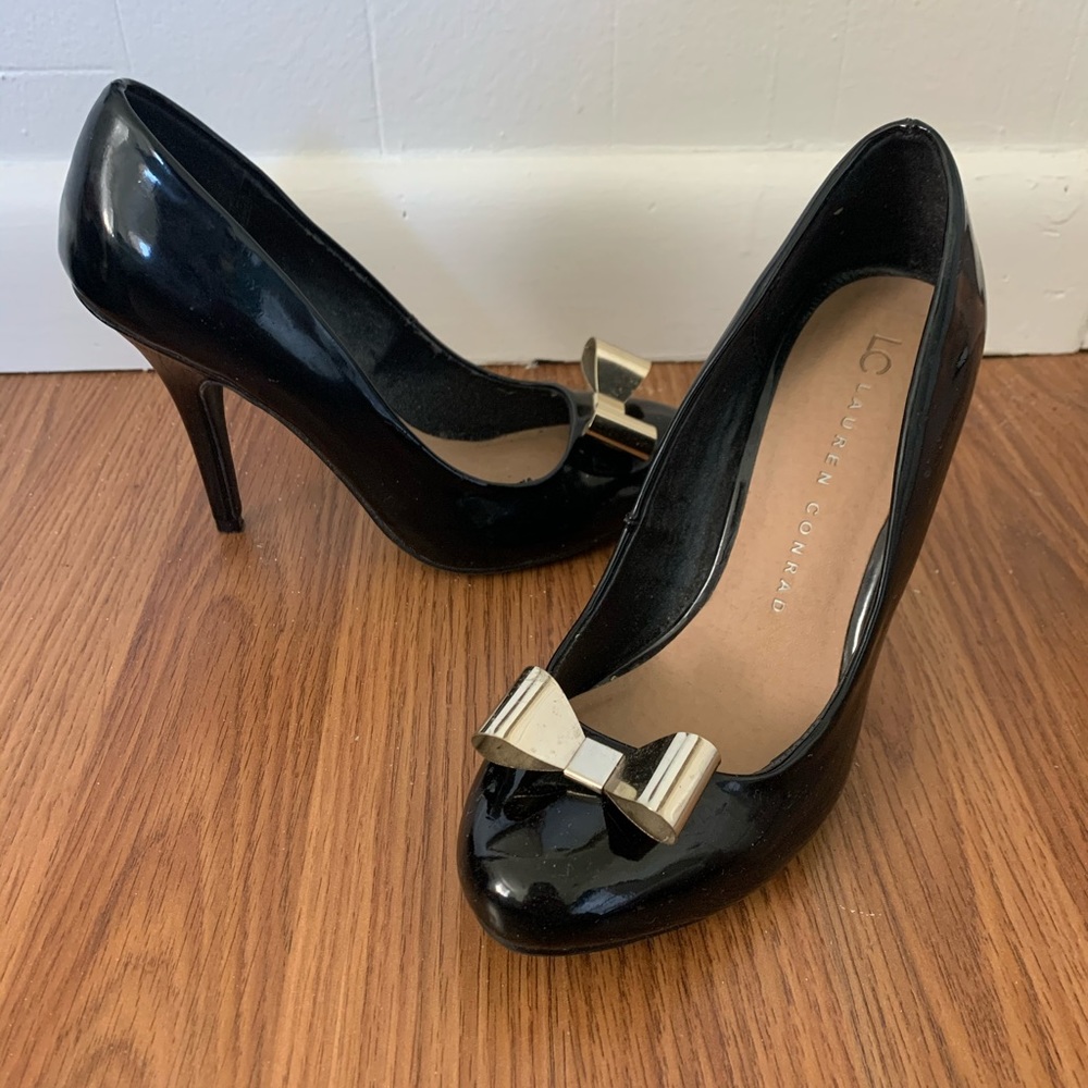 LC bow heels